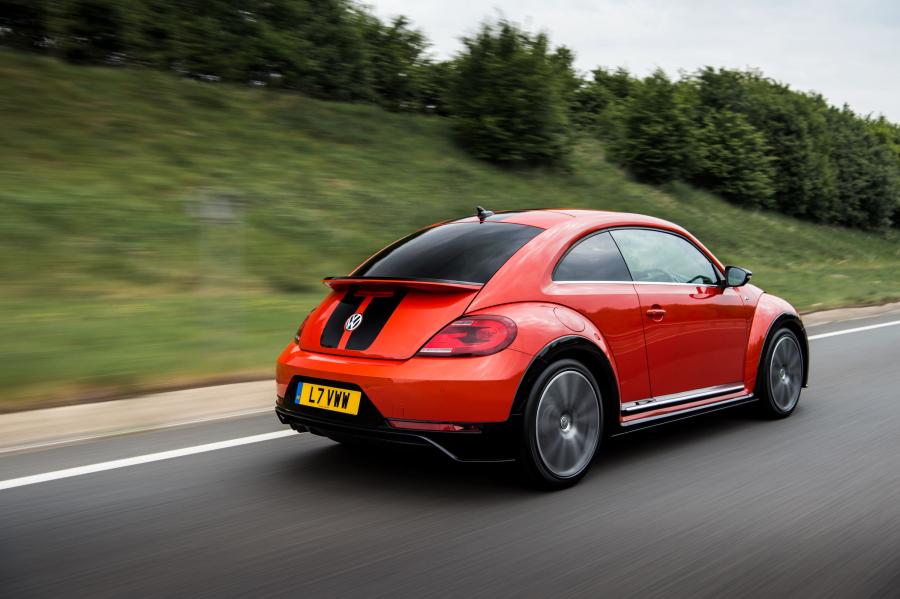  Volkswagen Beetle R-Line 2017 года  (UK) (фото 21 из 31)